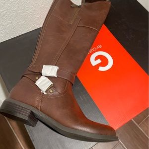 BRAND NEW. Guess dark brown boots 7.5